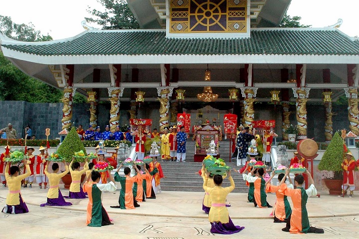 Tour du lịch Hành hương vía Bà Chúa Xứ Châu Đốc 1 ngày 1 đêm